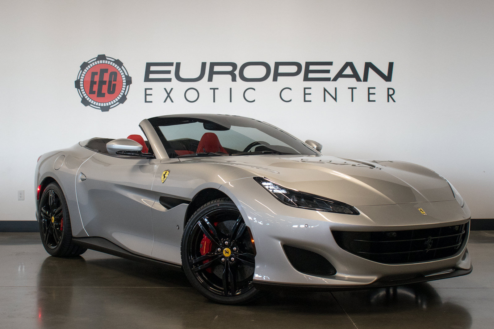Used 2019 Ferrari Portofino RWD image 1