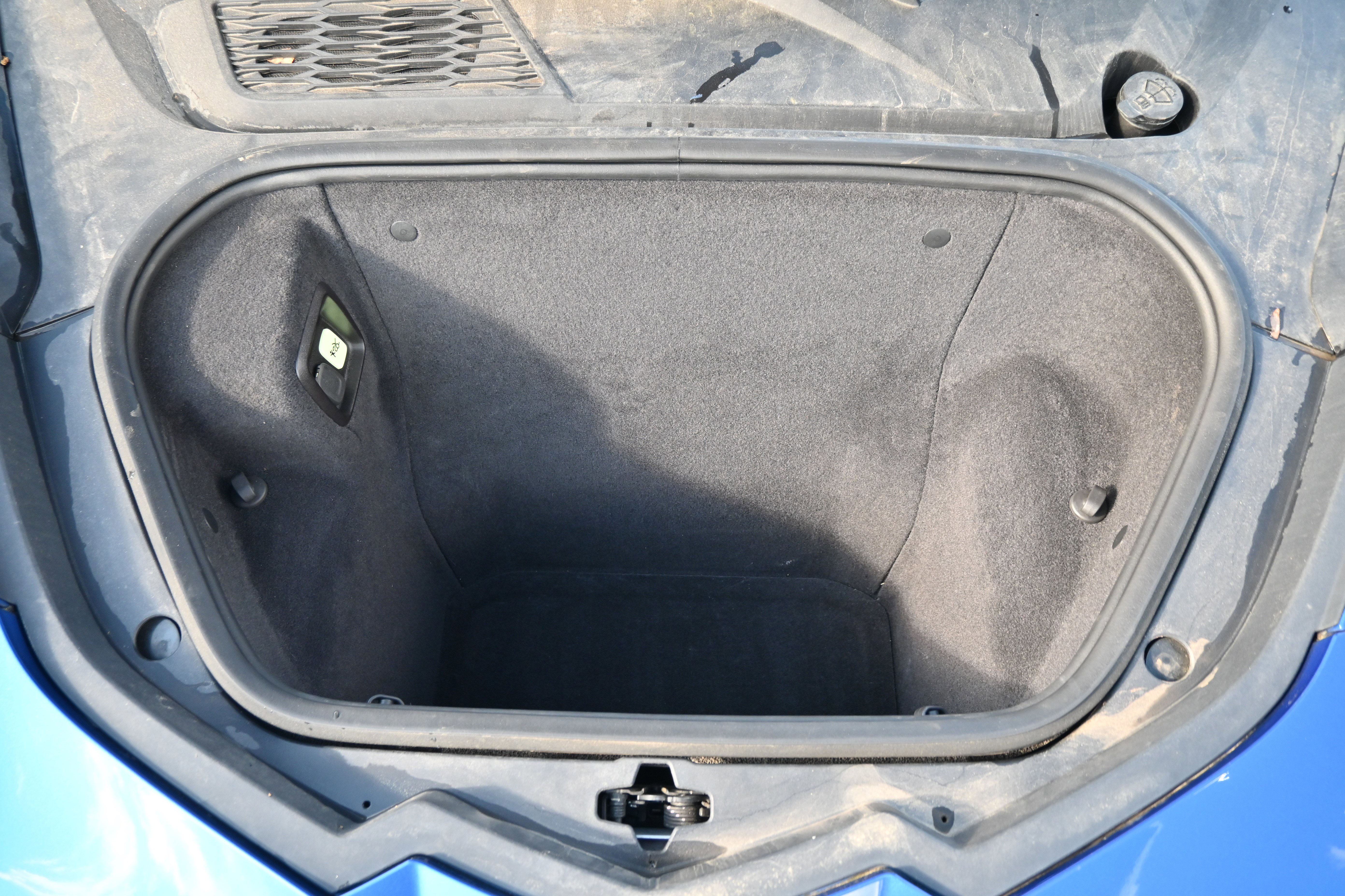 Used 2020 Chevrolet Corvette Stingray Coupe w/ 1LT RWD image 32