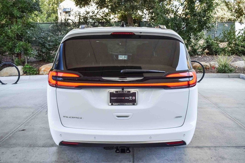 New 2026 Chrysler Pacifica Pinnacle w/ Trailer Tow Group image 5