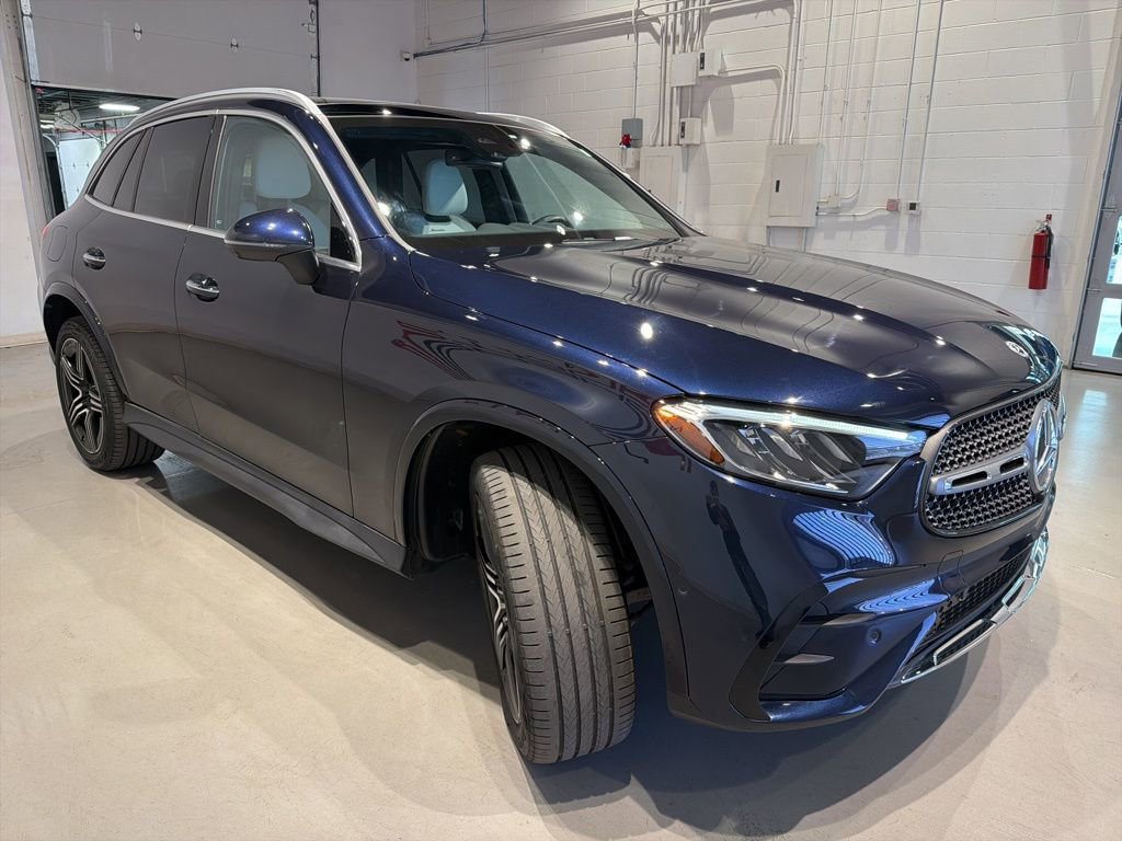 Used 2023 Mercedes-Benz GLC 300 4MATIC w/ AMG Line image 3