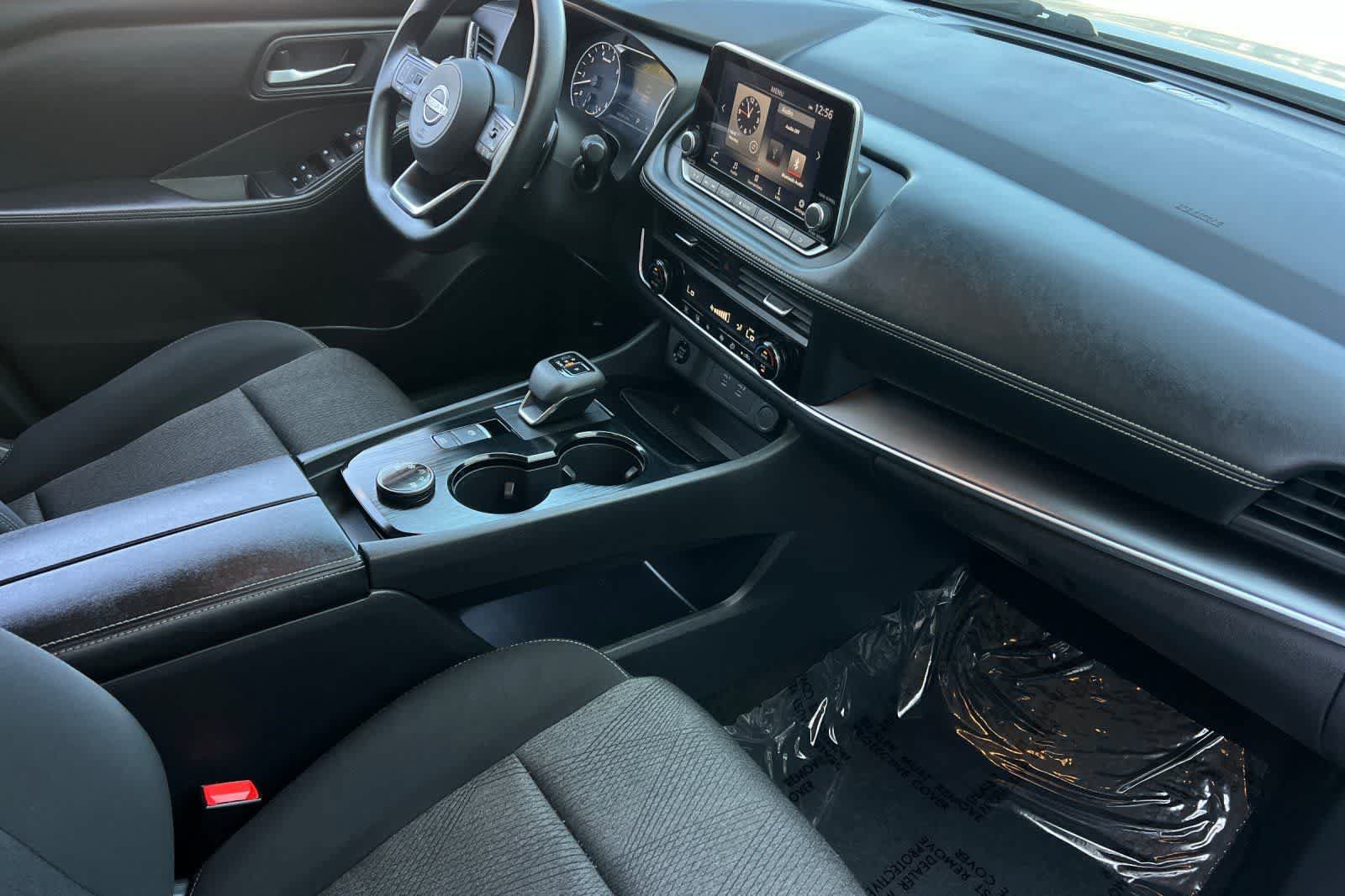Used 2024 Nissan Rogue SV AWD/4WD image 19