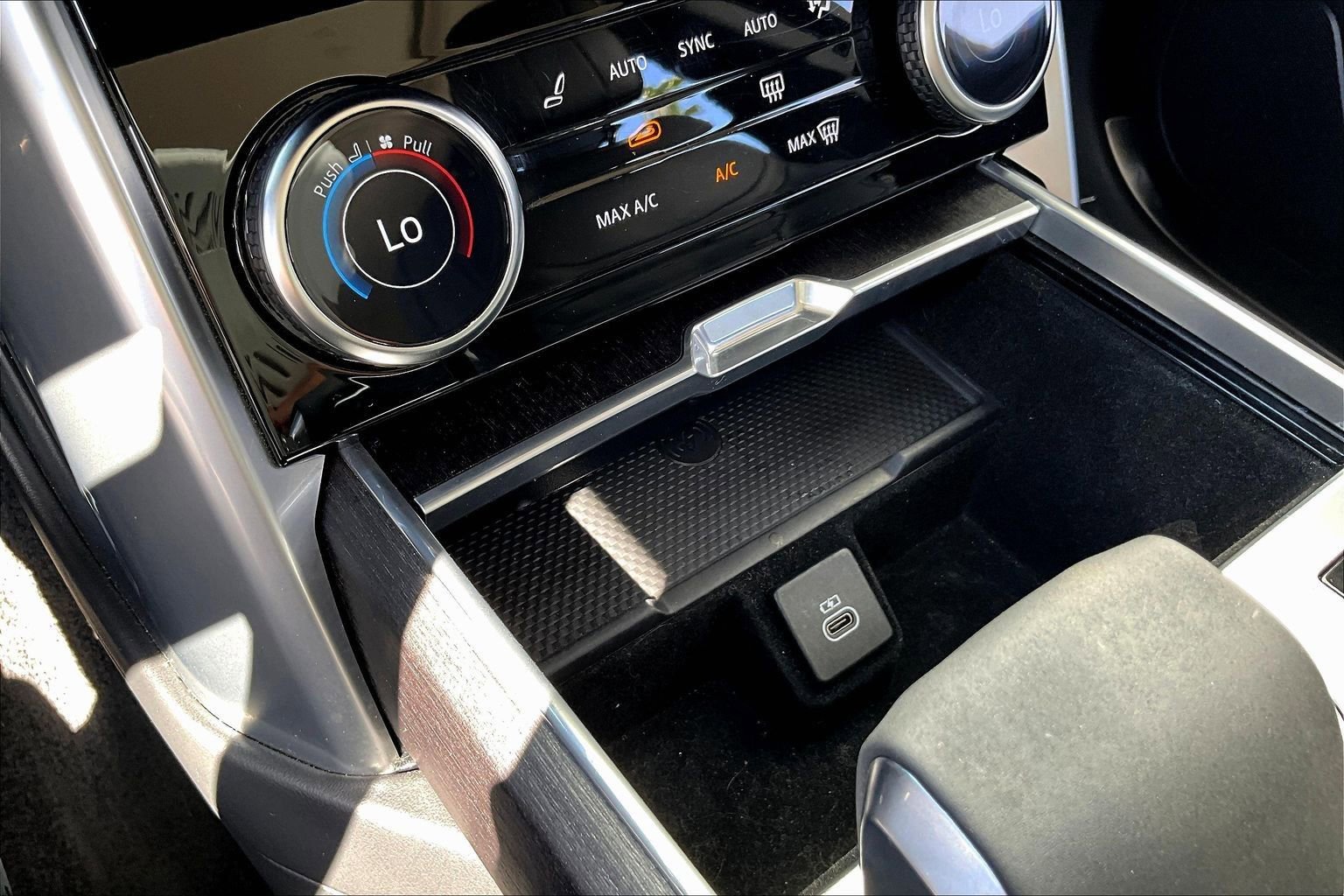 Certified 2023 Land Rover Range Rover SE AWD/4WD image 32