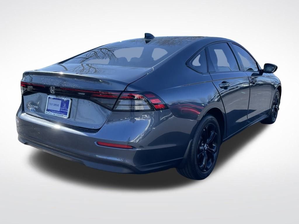 Certified 2025 Honda Accord SE image 6