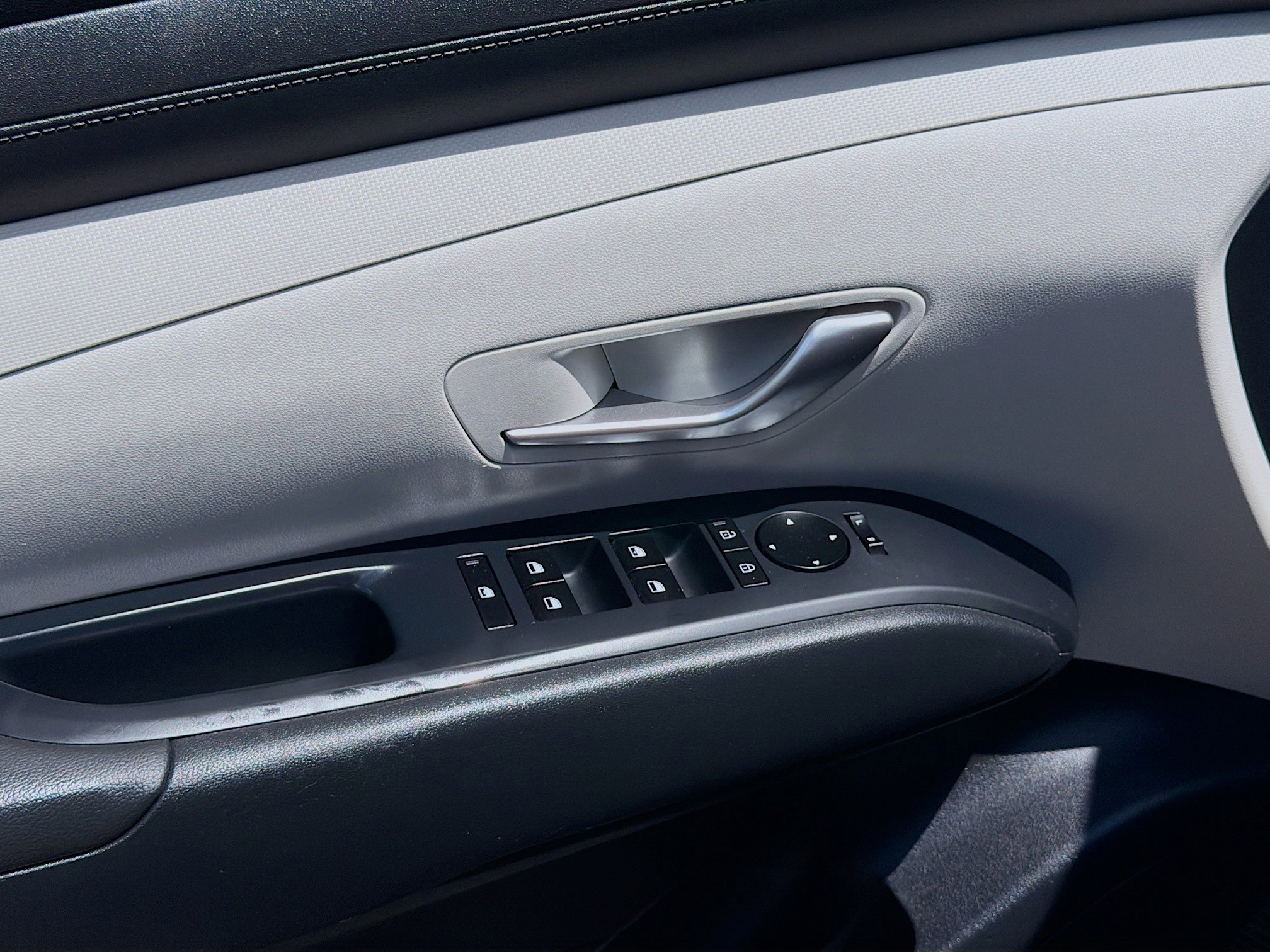 Used 2025 Hyundai Tucson SE image 14