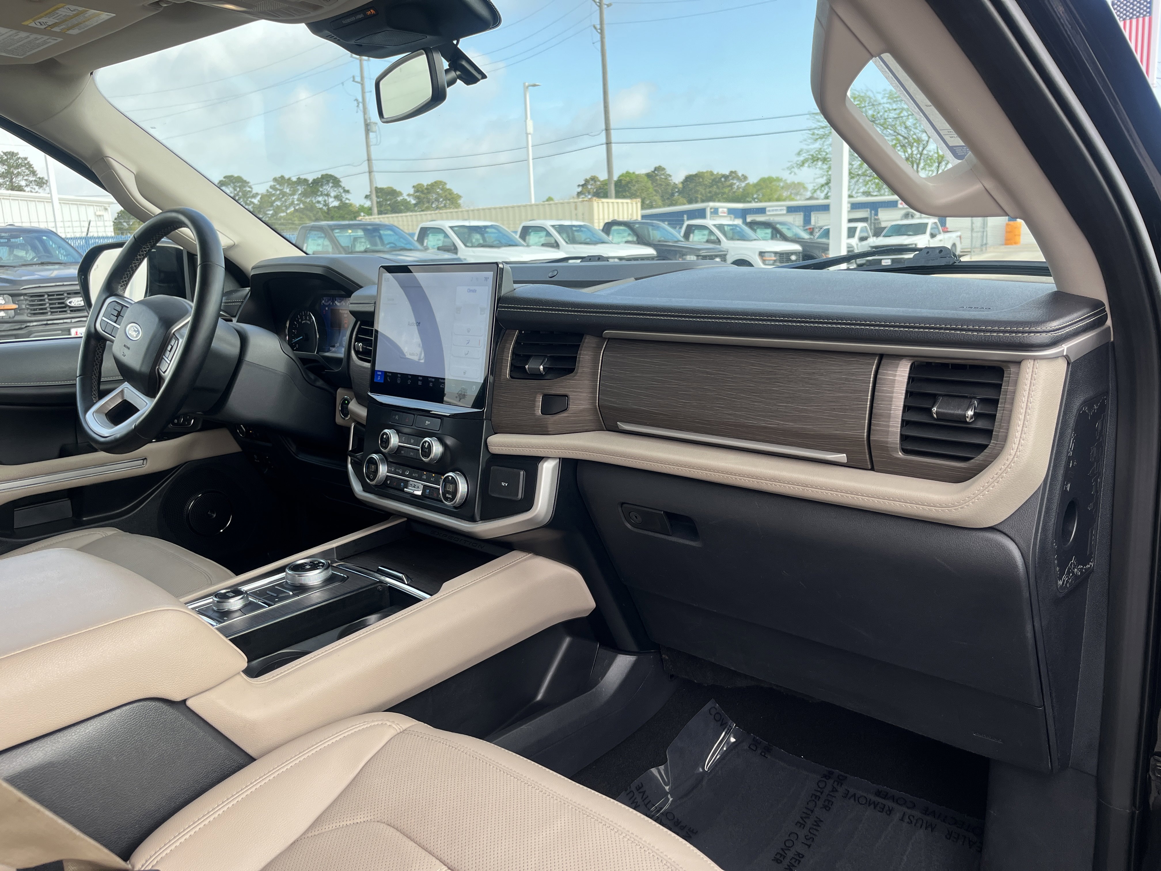 Used 2024 Ford Expedition Max Limited image 15