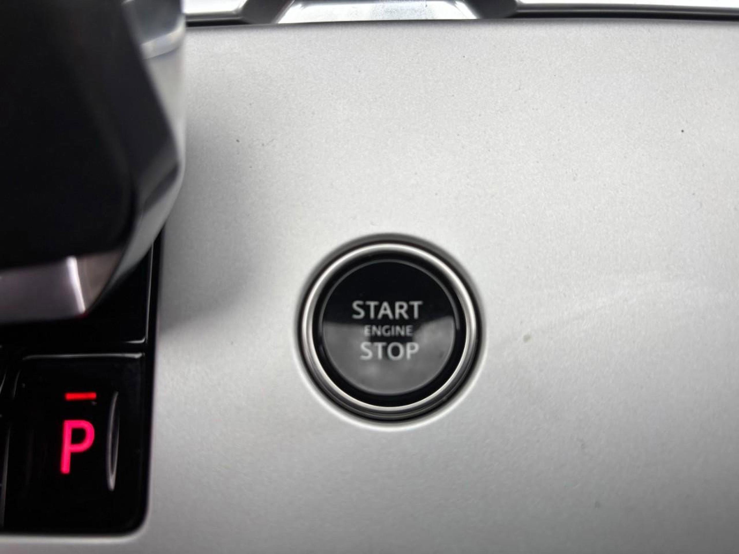 New 2025 Land Rover Range Rover SE image 29