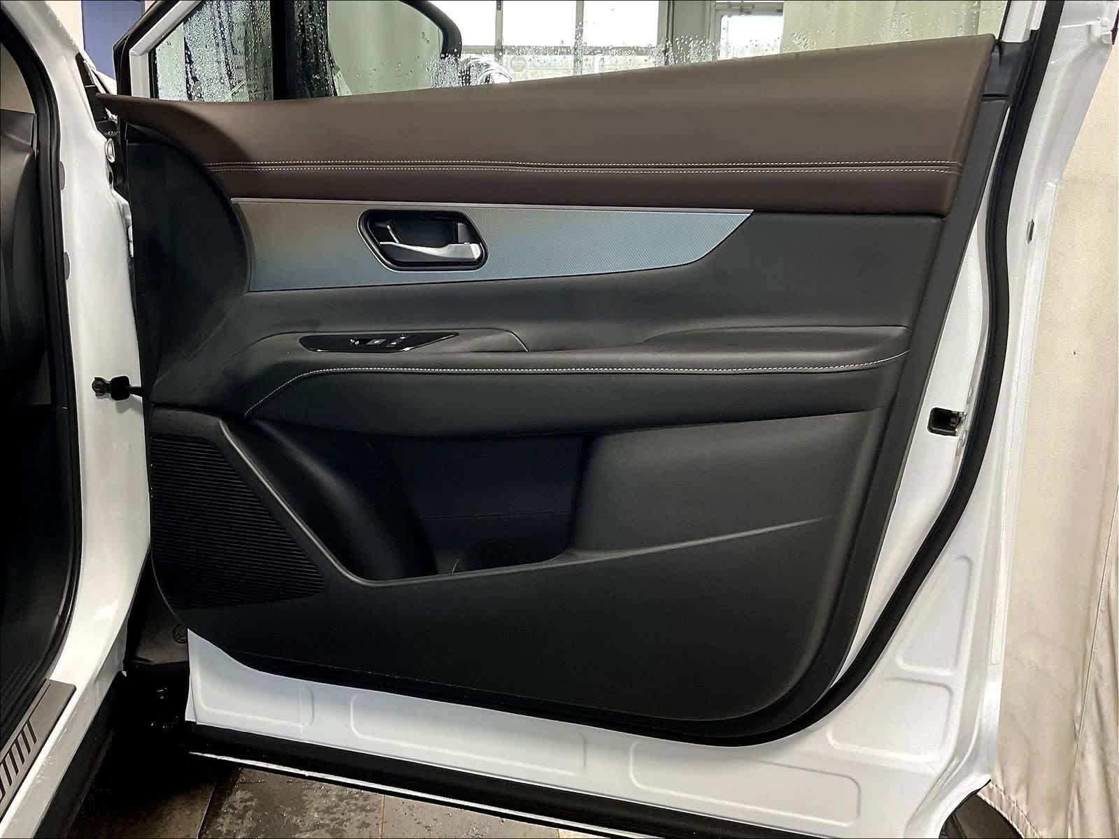 Certified 2026 Nissan Murano Platinum w/ Cargo Package image 12