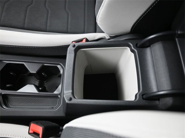 Used 2025 Volkswagen Taos SE w/ Panoramic Sunroof Package image 31