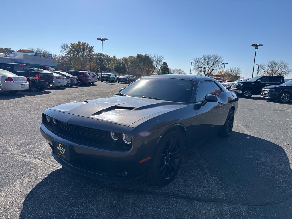 Used 2017 Dodge Challenger SXT Plus RWD image 1