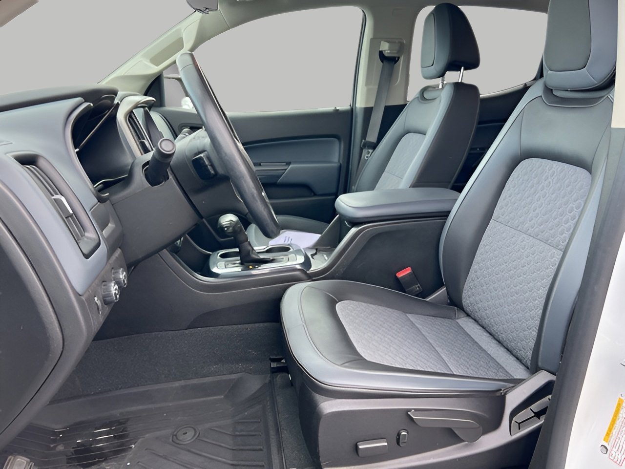 Used 2021 Chevrolet Colorado Z71 w/ LPO, Tonneau and Step Package image 27