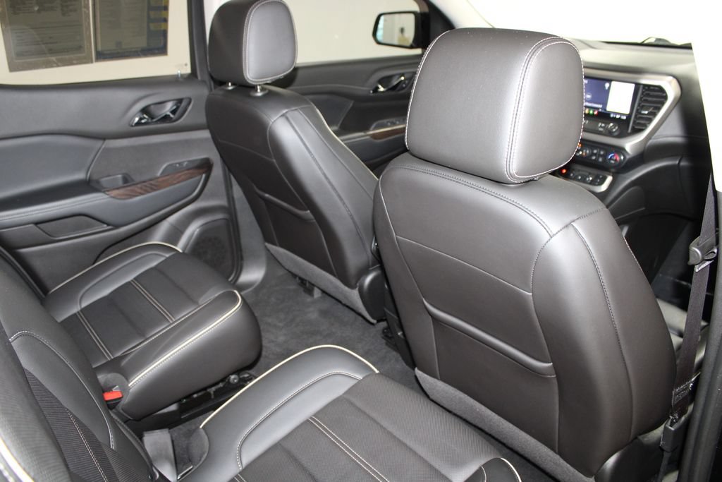 Used 2021 GMC Acadia Denali w/ Denali Technology Package FWD image 33