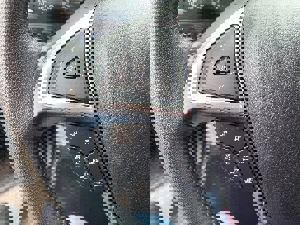 Used 2024 Ford Edge SEL w/ Convenience Package image 17