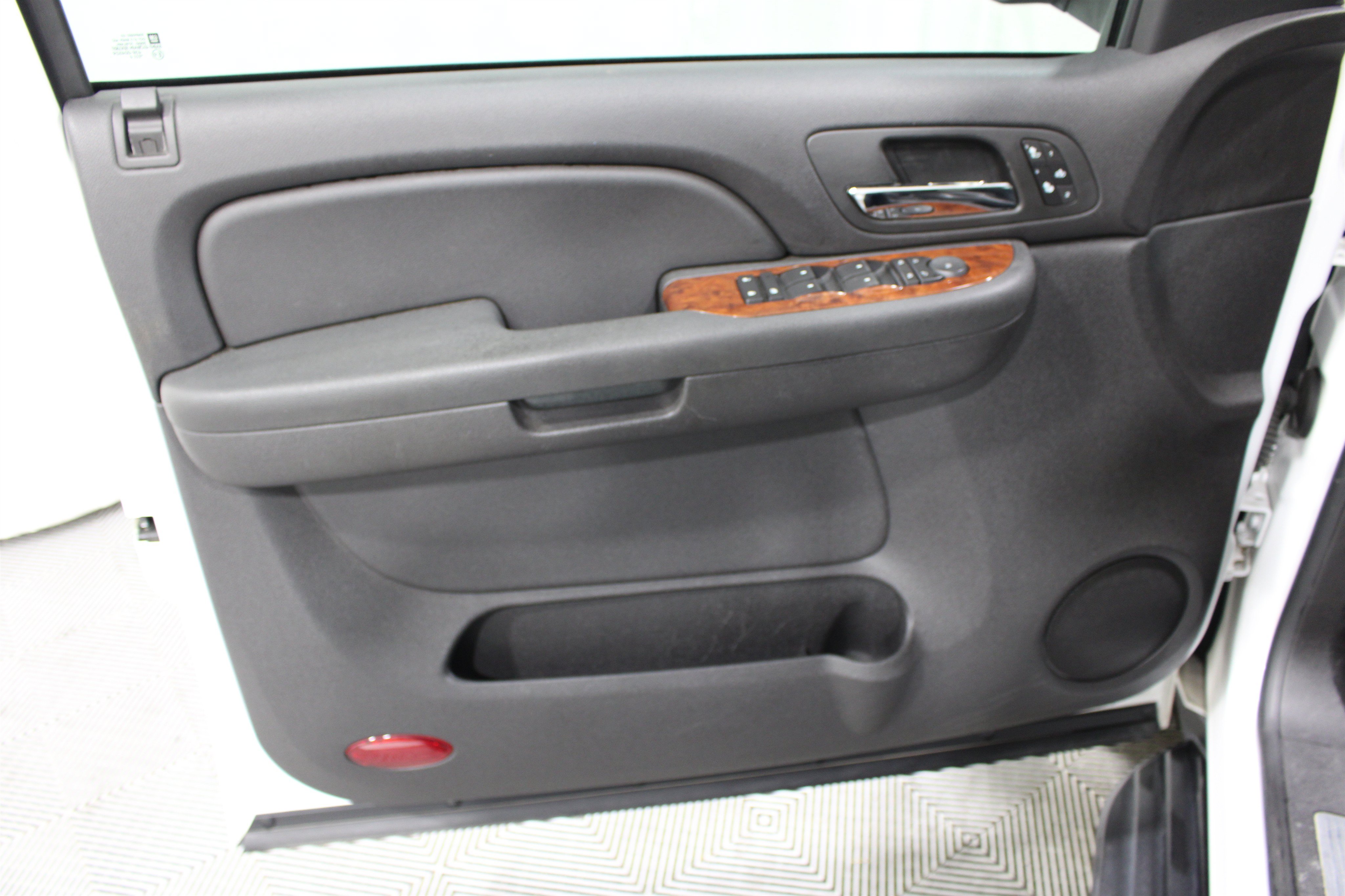 Used 2007 Chevrolet Avalanche LTZ w/ LTZ Preferred Equipment Group AWD/4WD image 6
