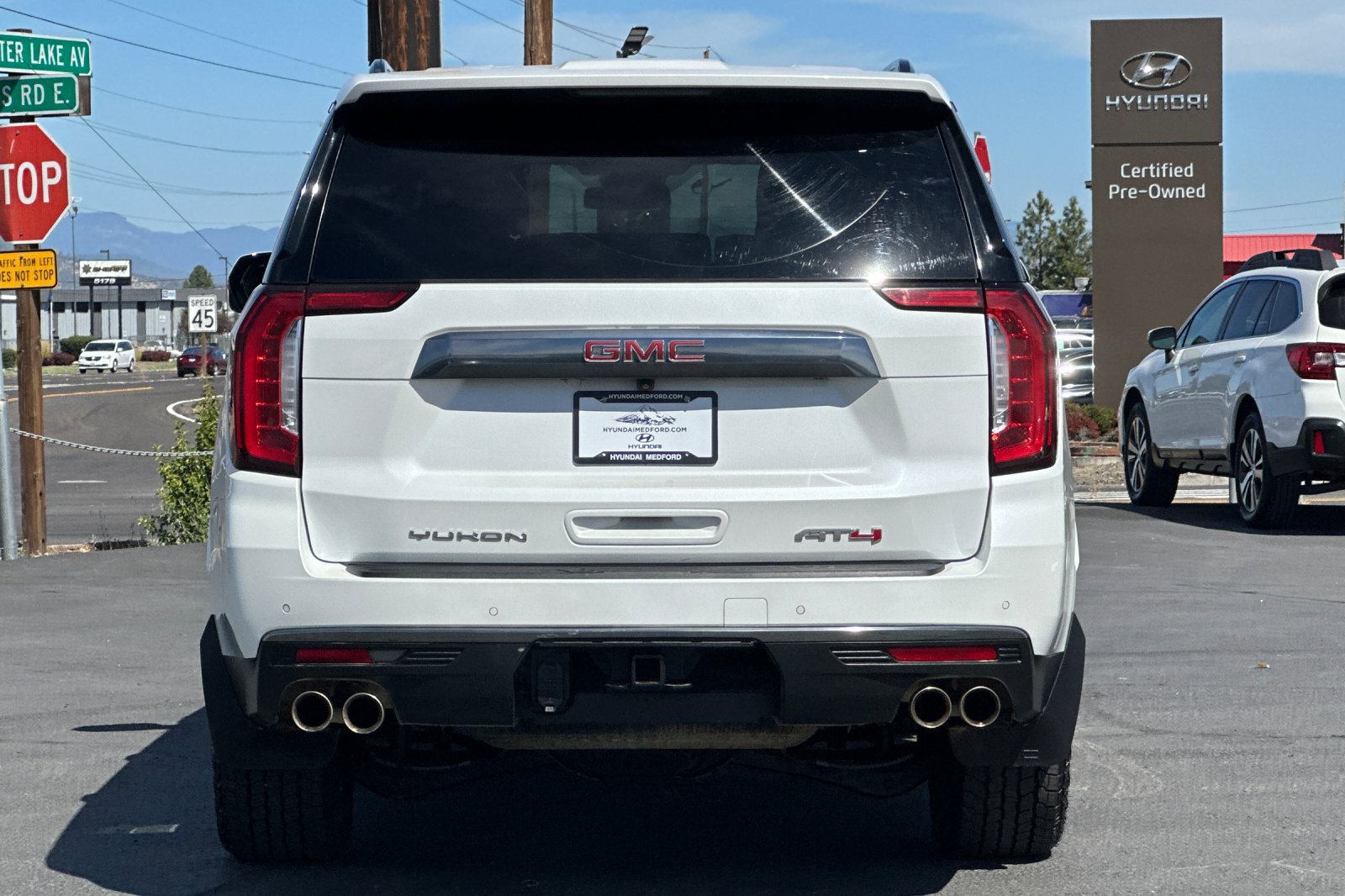Used 2024 GMC Yukon AT4 w/ Technology Package AWD/4WD image 5