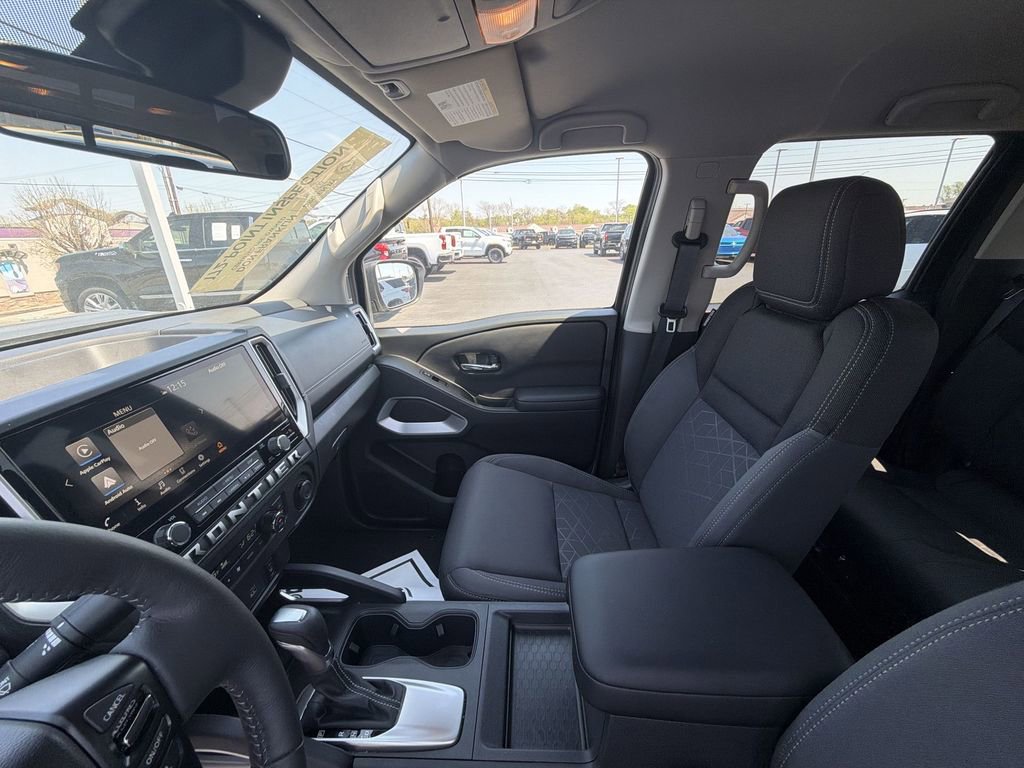 Used 2025 Nissan Frontier SV w/ SV Convenience Package image 11