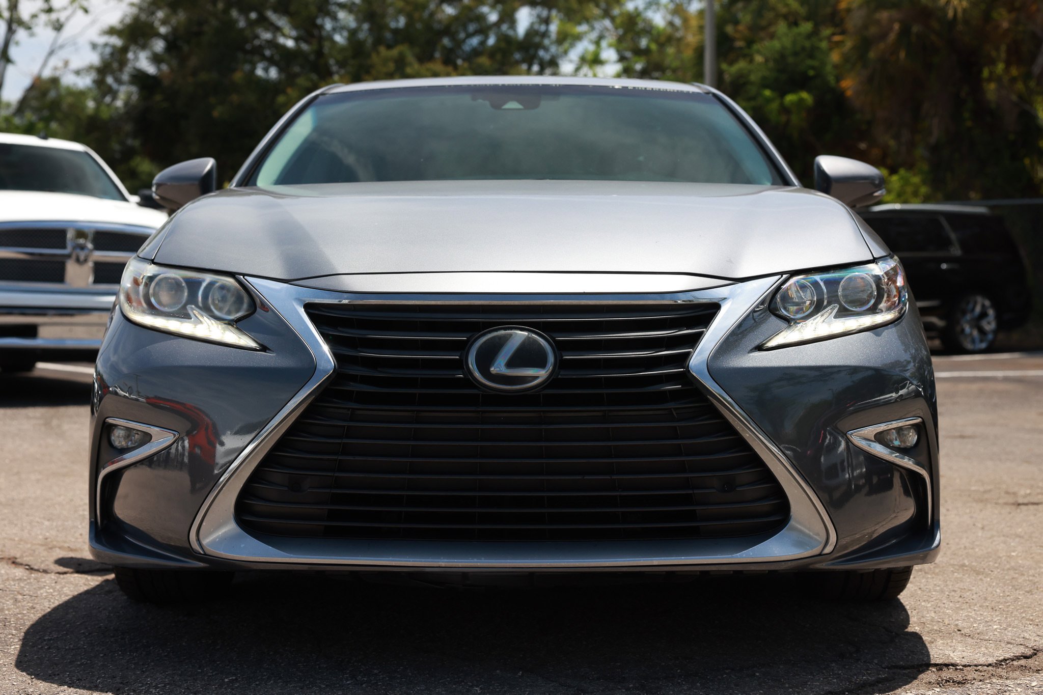 Used 2016 Lexus ES 350 w/ Luxury Package w/Wood Trim FWD image 21