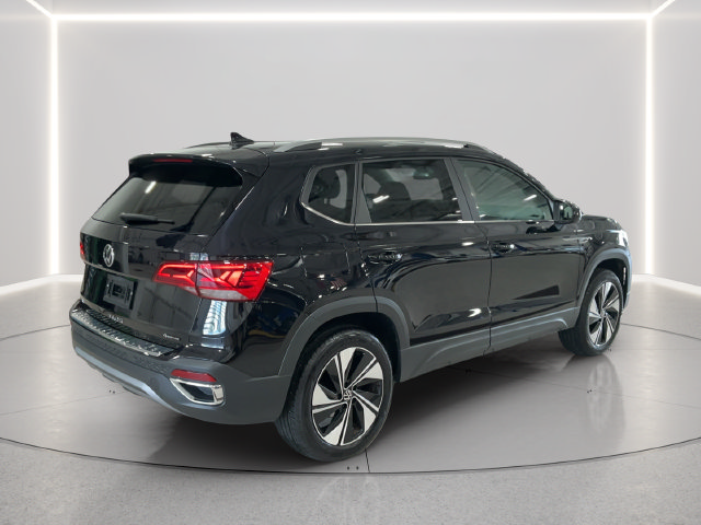 Certified 2023 Volkswagen Taos SE w/ Panoramic Sunroof Package AWD/4WD image 6