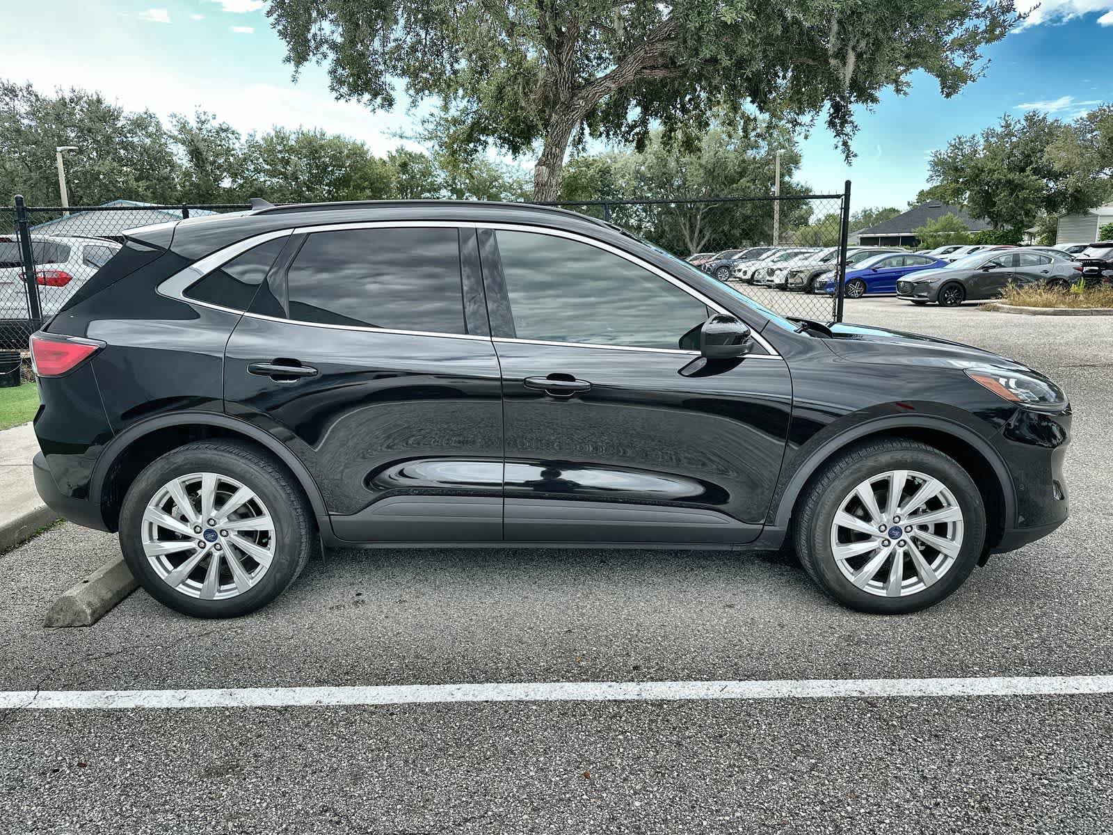 Used 2022 Ford Escape Titanium w/ Titanium Elite Package AWD/4WD image 10