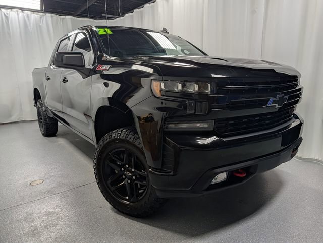 Used 2021 Chevrolet Silverado 1500 LT Trail Boss w/ Bed Protection Package AWD/4WD image 2