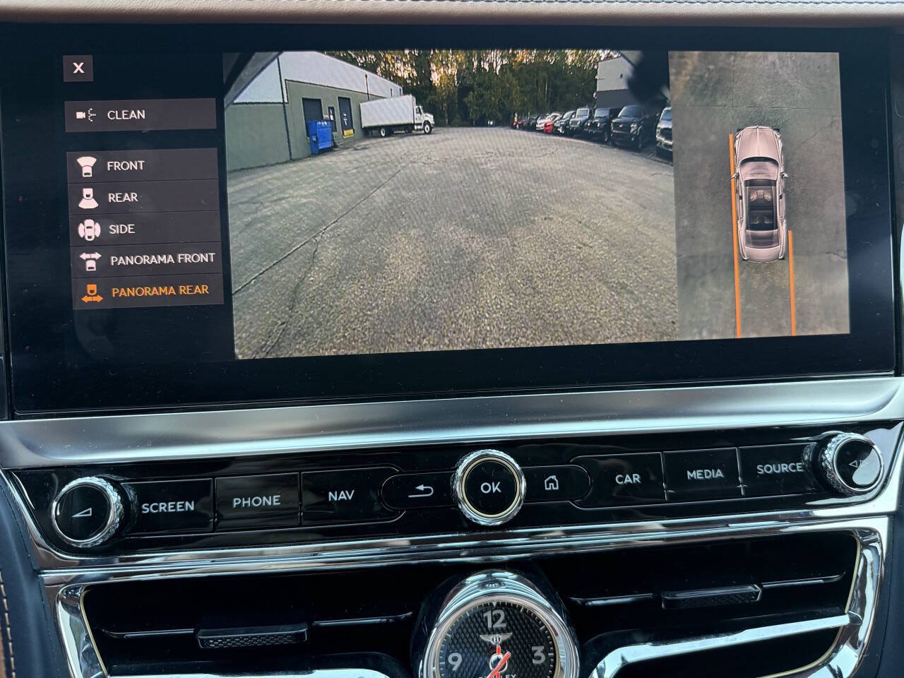 Used 2022 Bentley Flying Spur V8 AWD/4WD image 46