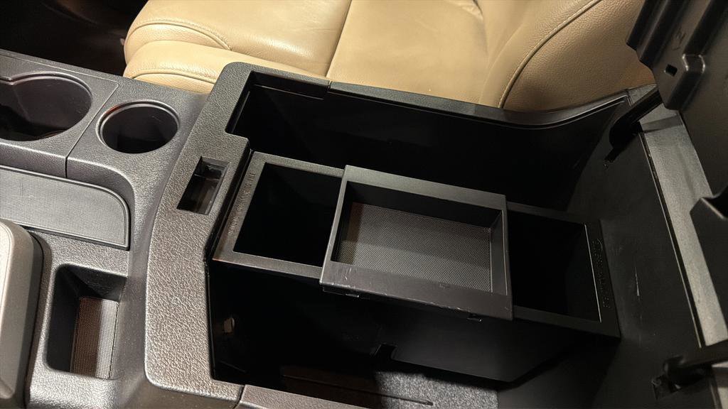 Used 2016 Toyota Sequoia SR5 w/ Premium Package image 31