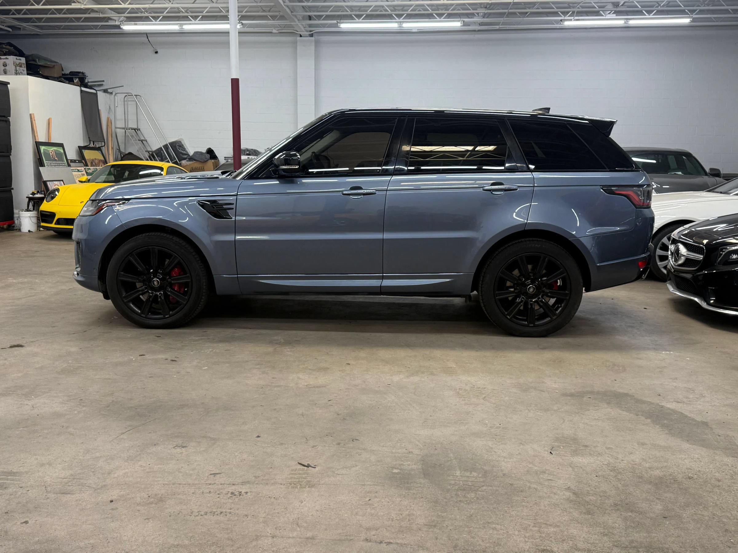 Used 2018 Land Rover Range Rover Sport Supercharged AWD/4WD image 2