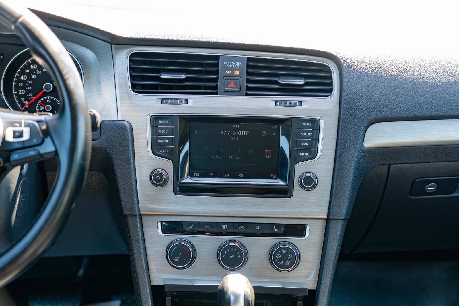 Used 2015 Volkswagen Golf TDI SE FWD image 18