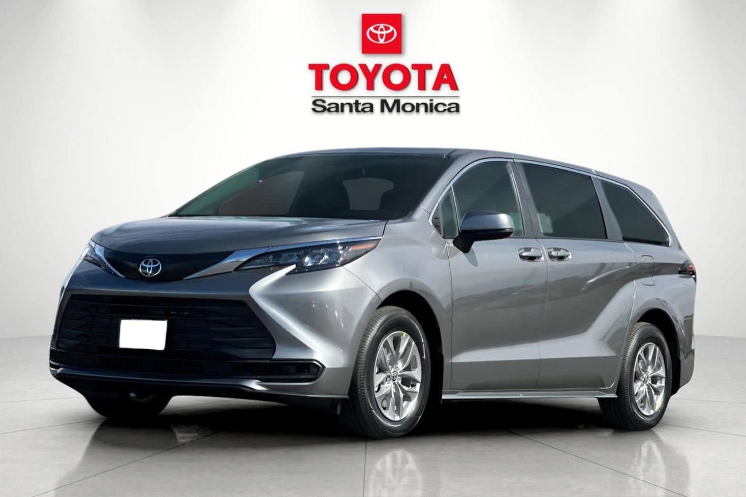 New 2026 Toyota Sienna LE FWD image 6