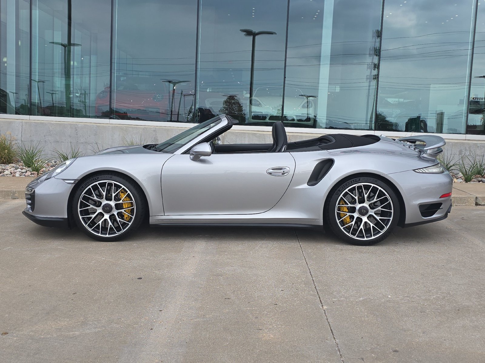 Used 2016 Porsche 911 Turbo S AWD/4WD image 2
