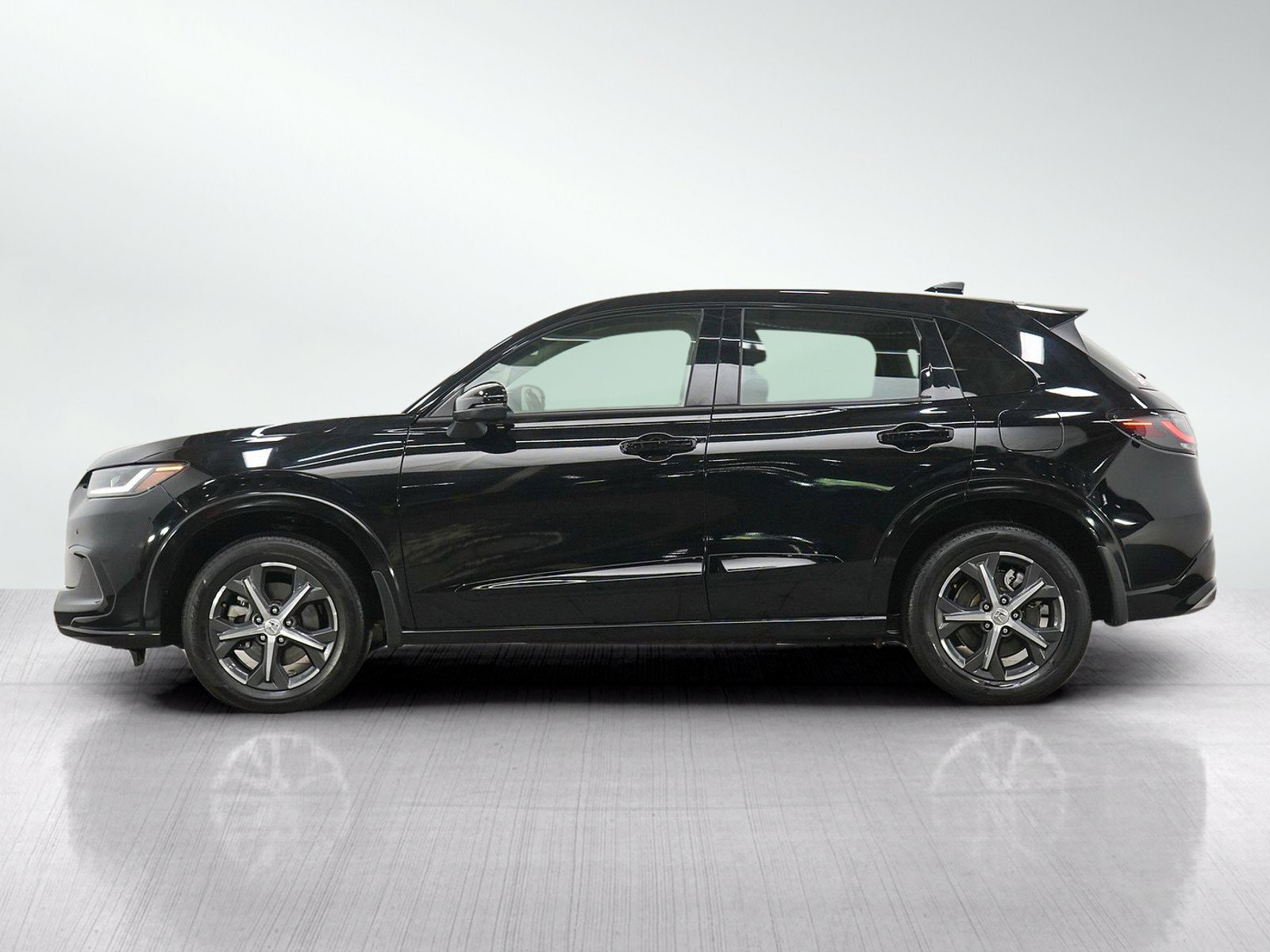 Used 2023 Honda HR-V EX-L image 2