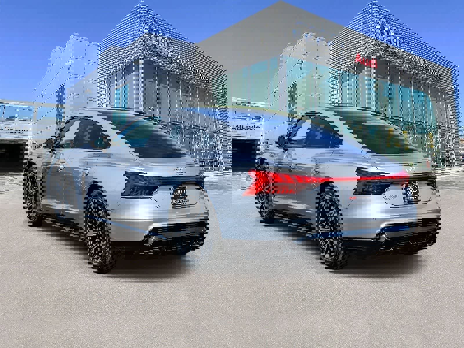 Used 2022 Audi e-tron GT Premium Plus video 2