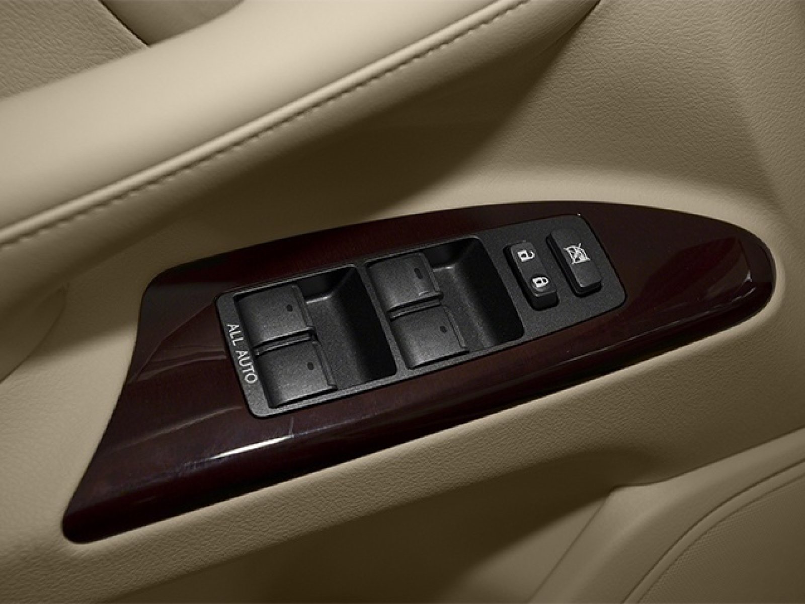 Used 2013 Lexus LX 570 4WD w/ Luxury Pkg image 17