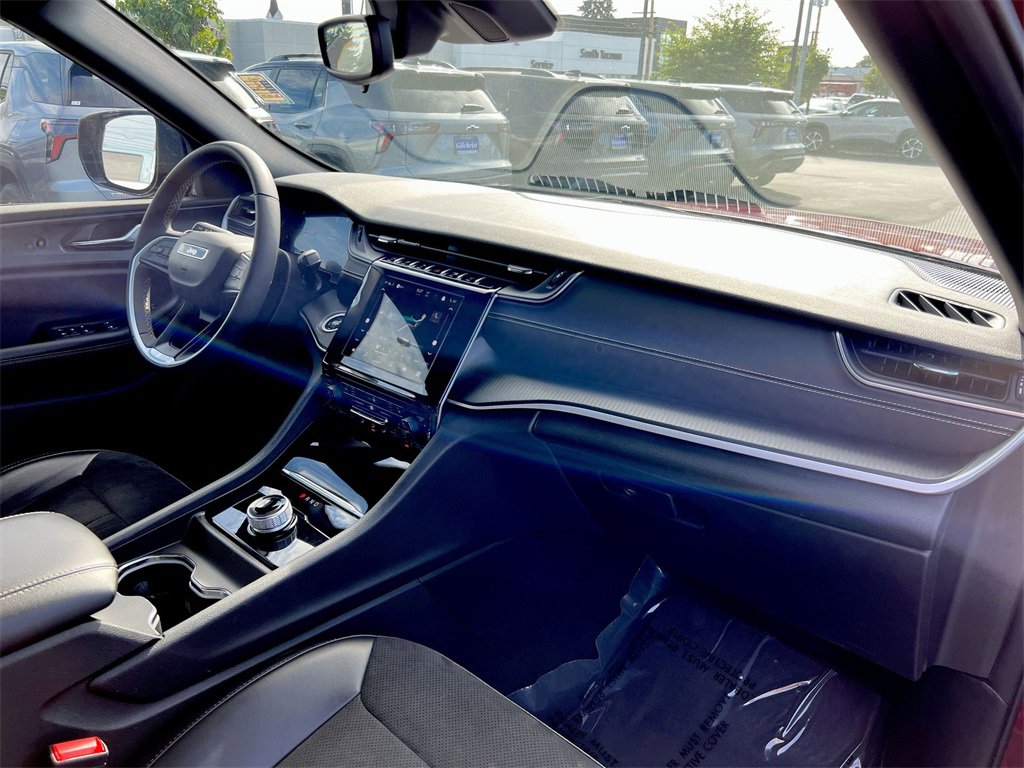 Used 2024 Jeep Grand Cherokee Altitude image 23