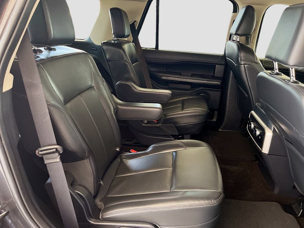 Used 2023 Ford Expedition XLT RWD image 30