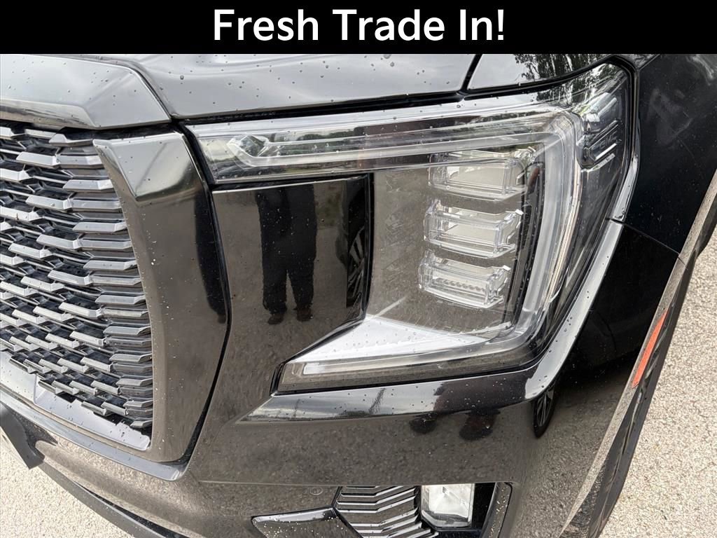 Used 2021 GMC Yukon XL Denali w/ Denali Premium Package image 4