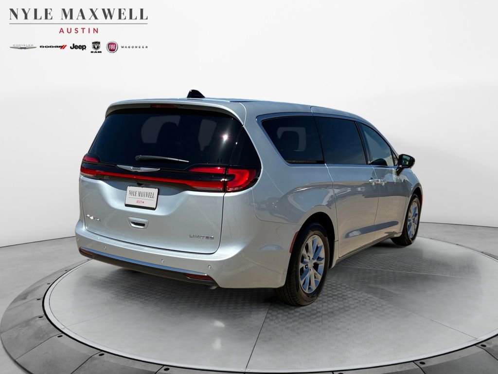 New 2026 Chrysler Pacifica Limited FWD image 16