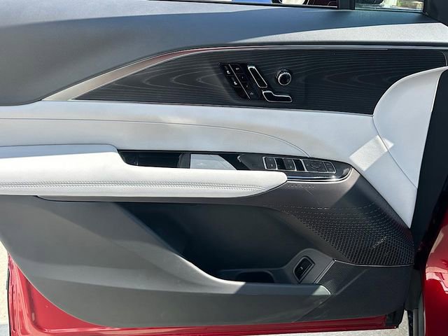 New 2025 Cadillac Lyriq Luxury image 10