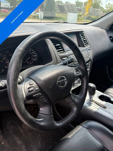 Used 2019 Nissan Pathfinder SL AWD/4WD image 18