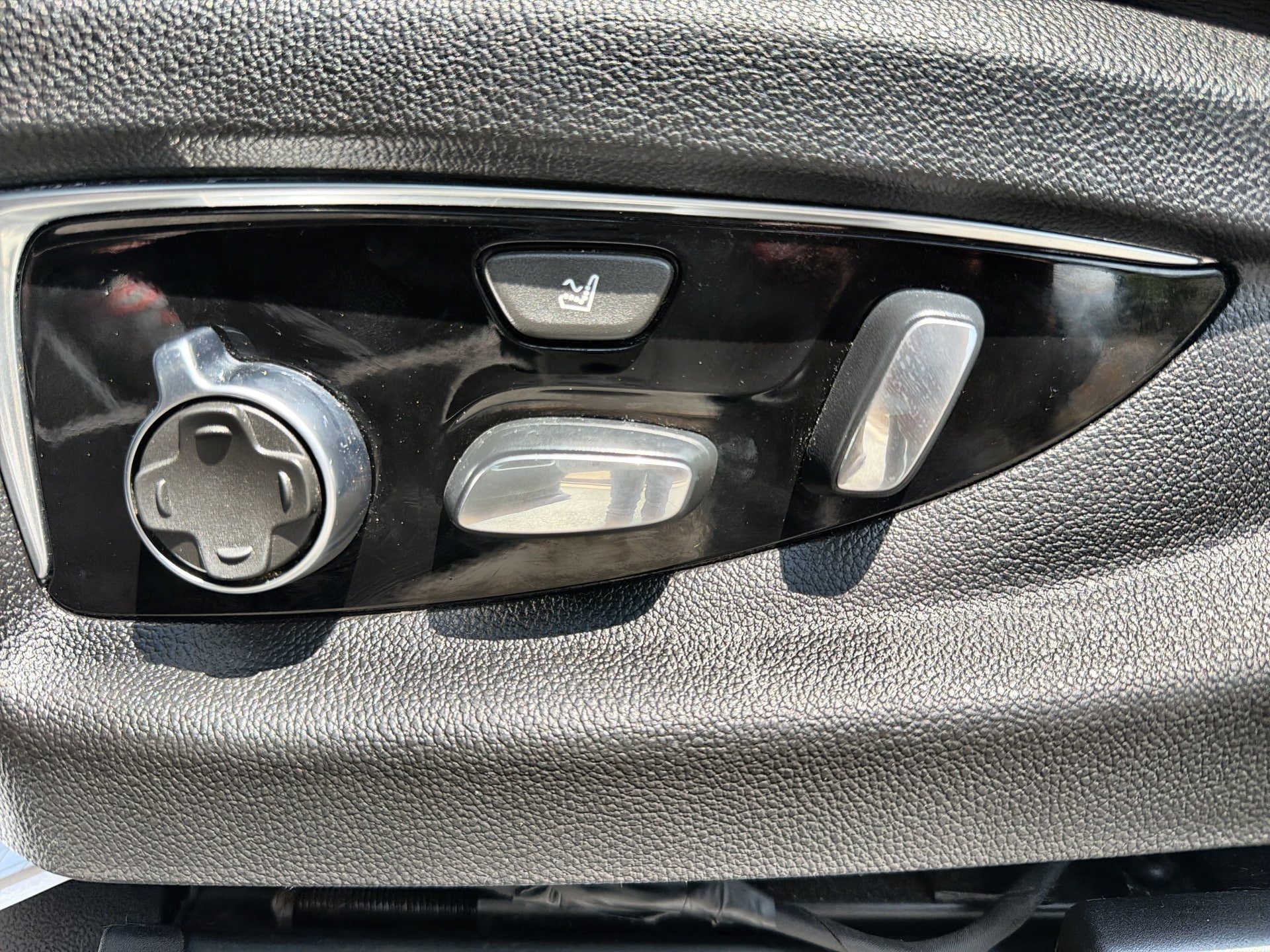 Used 2019 Cadillac Escalade ESV Platinum AWD/4WD image 14