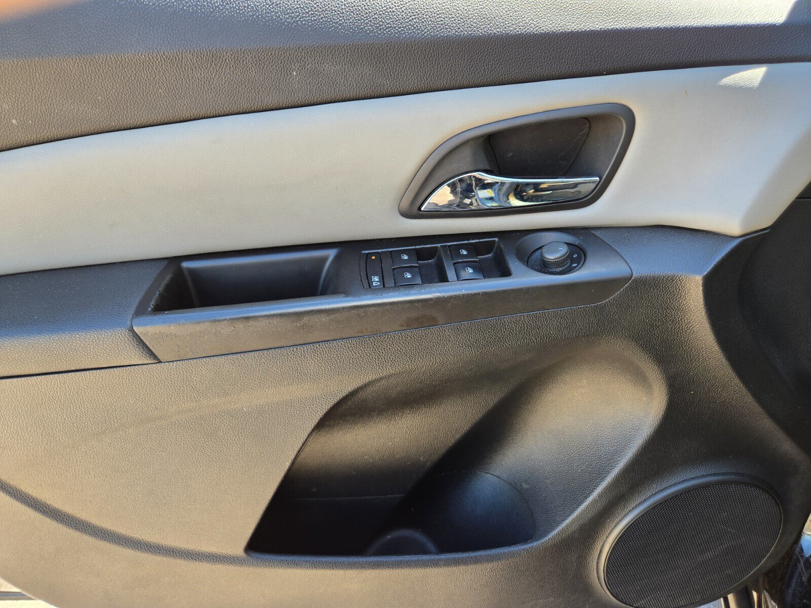 Used 2012 Chevrolet Cruze LS w/ Connectivity Package FWD image 13