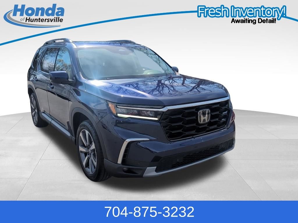 Used 2024 Honda Pilot Touring image 1