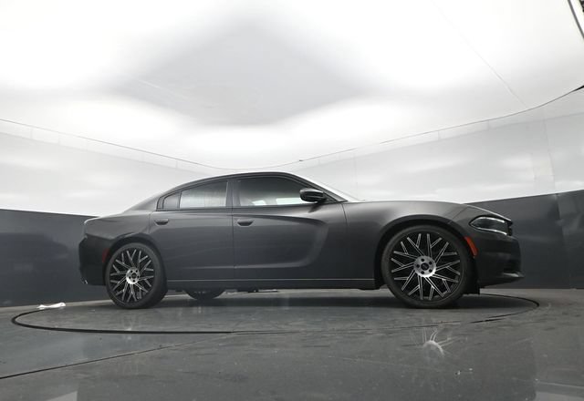 Used 2019 Dodge Charger SXT w/ Leather Interior Group RWD image 28