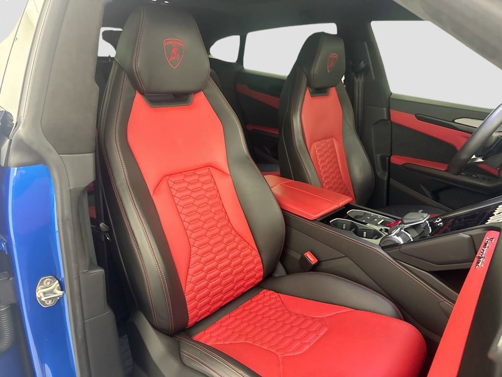 Used 2022 Lamborghini Urus AWD/4WD image 30