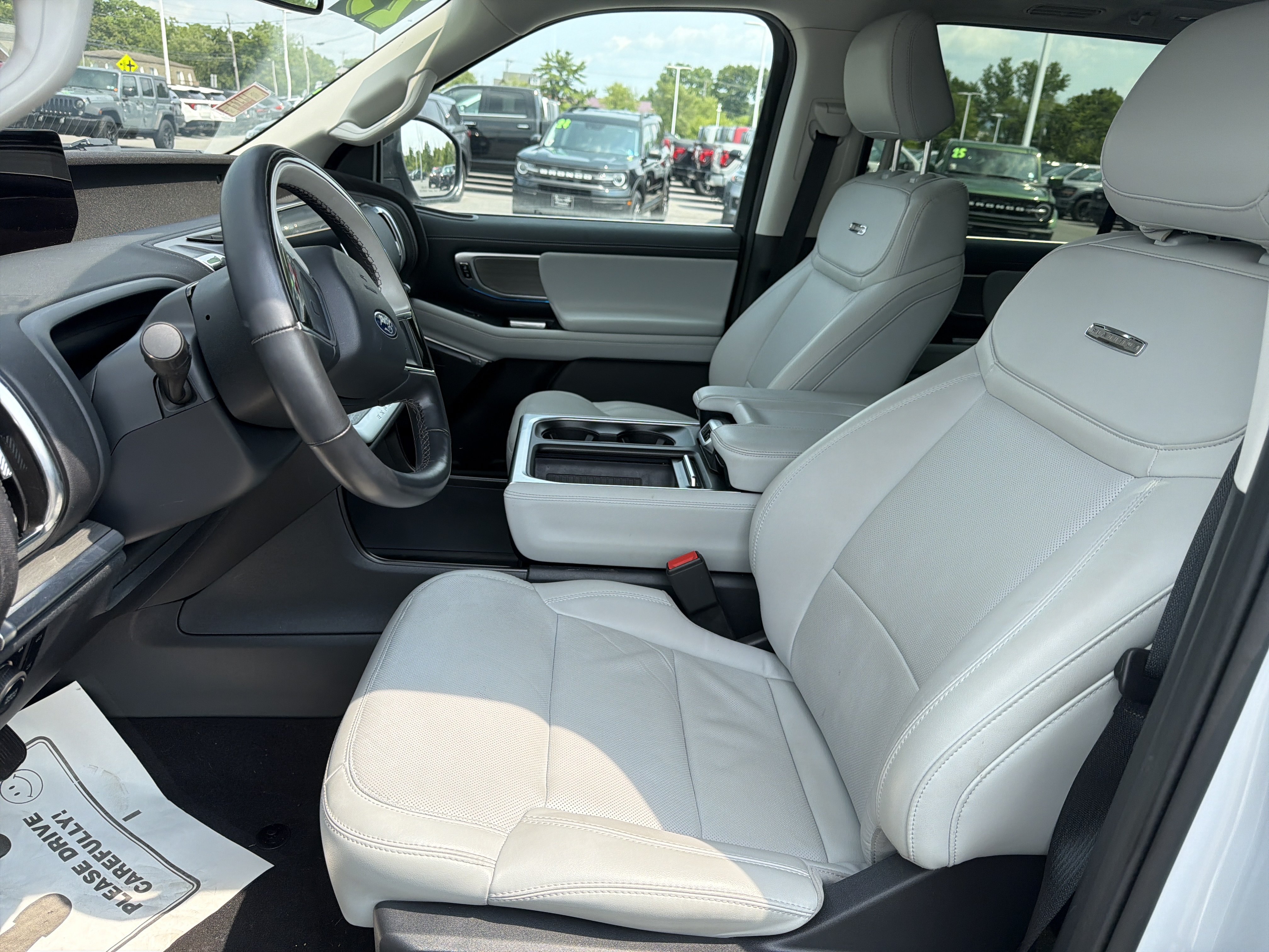 Used 2025 Ford Expedition Max Platinum w/ Driver's Package AWD/4WD image 12