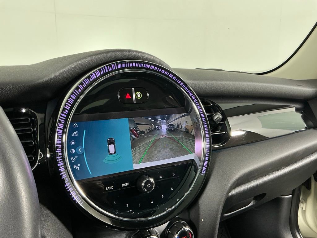 Used 2023 MINI Cooper 2-Door Hardtop image 17