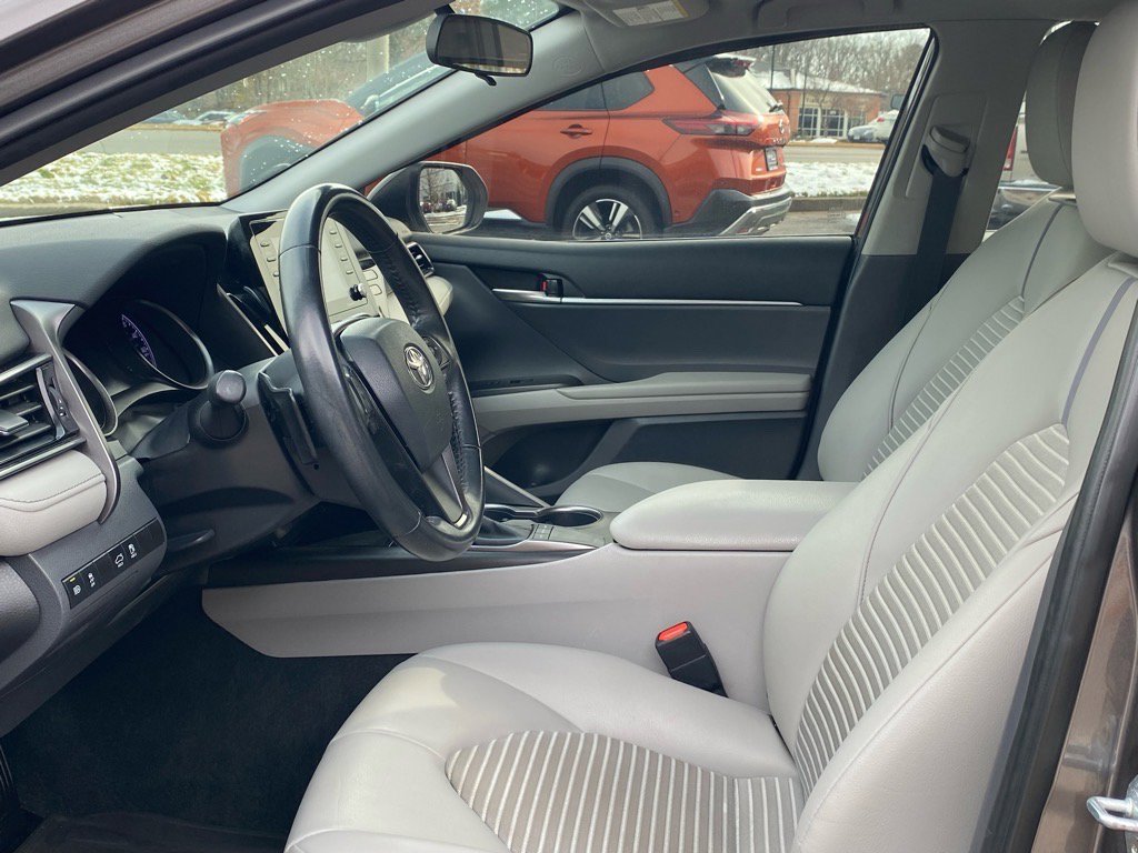 Used 2022 Toyota Camry SE image 12
