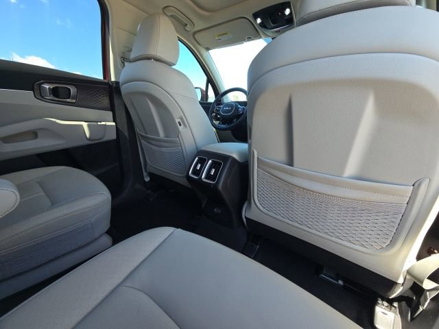 Used 2025 Kia Sorento EX w/ Panoramic Sunroof Package image 17