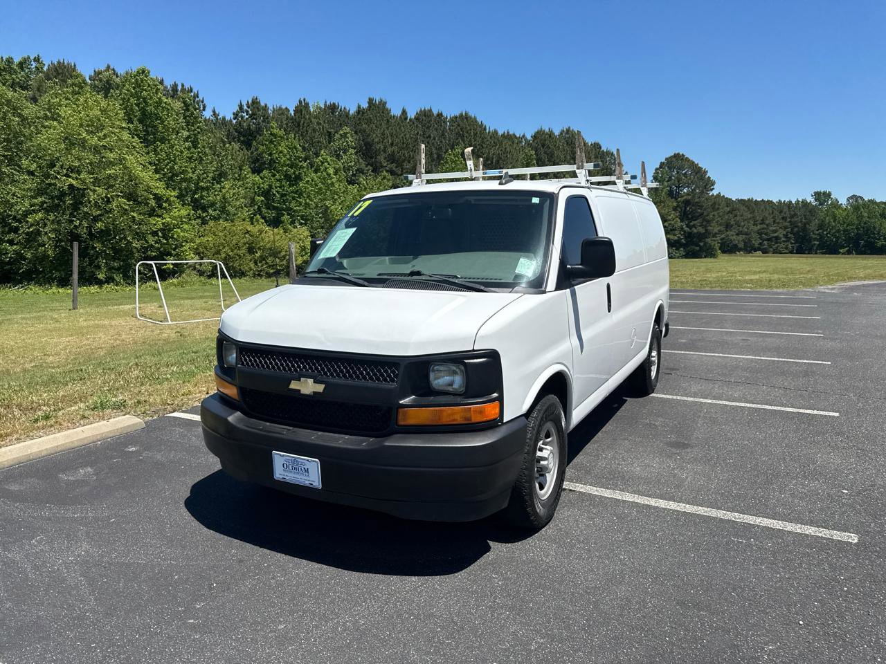 Used 2017 Chevrolet Express 2500 RWD image 11