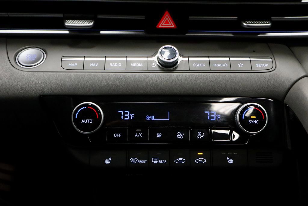 Certified 2025 Hyundai Elantra SEL image 34