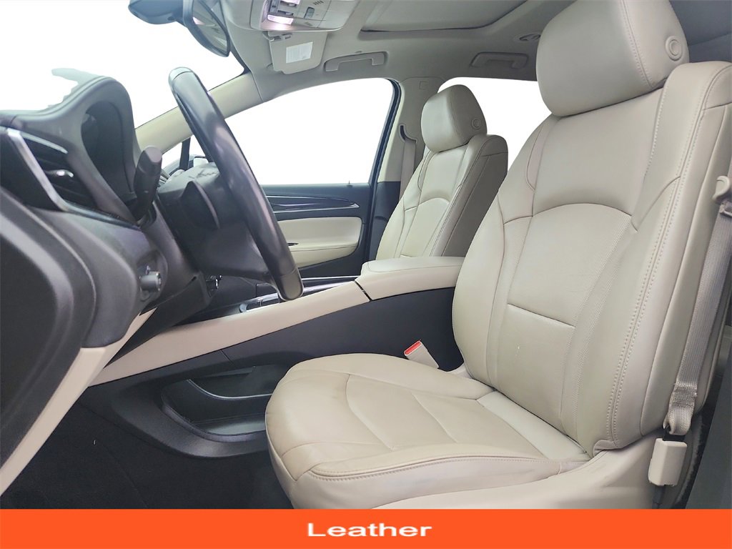 Used 2020 Buick Enclave Essence image 11